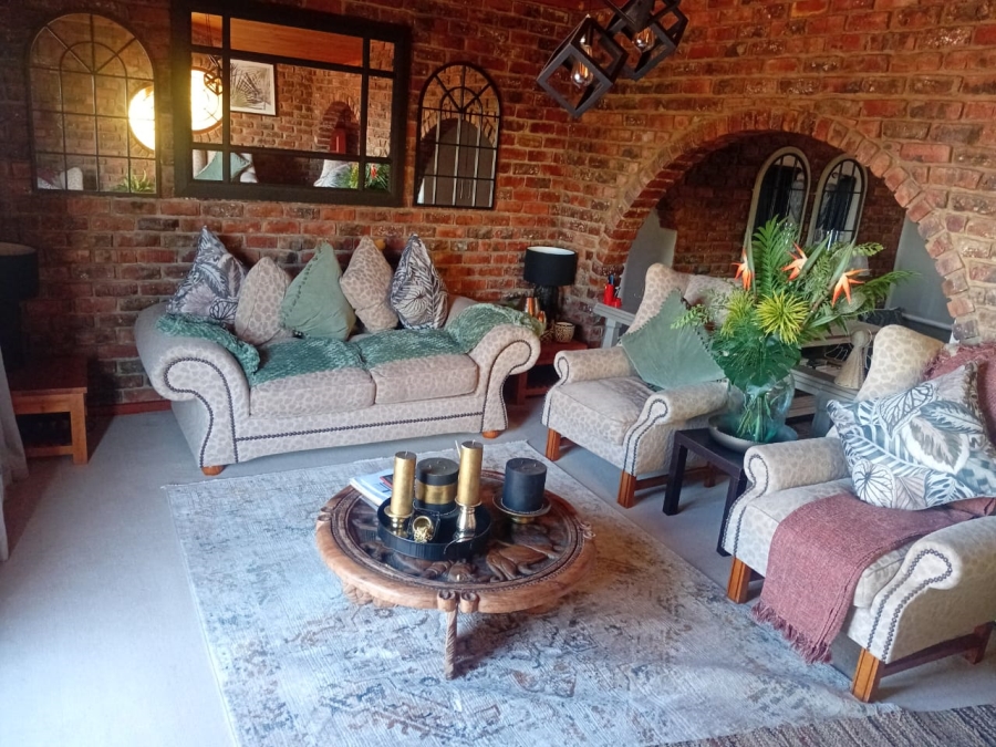 6 Bedroom Property for Sale in Heiderand Western Cape